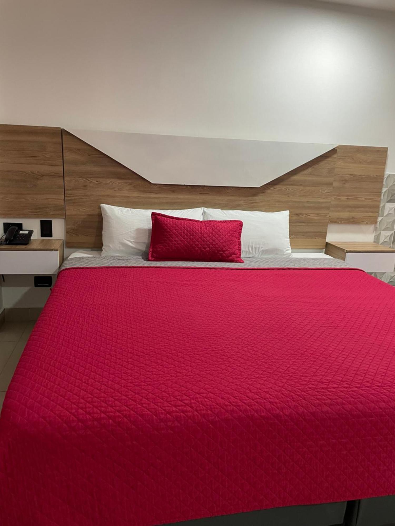 Hotel Ofix Medellín Extérieur photo
